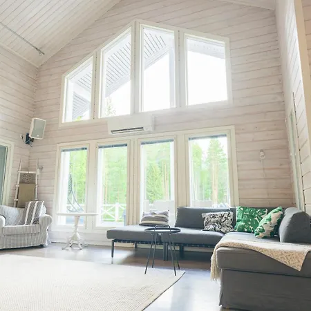 Hideout Swan Saraisniemi